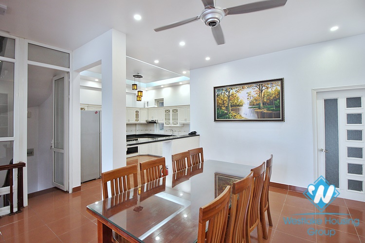 Lake view - House for rent in Tay Ho District